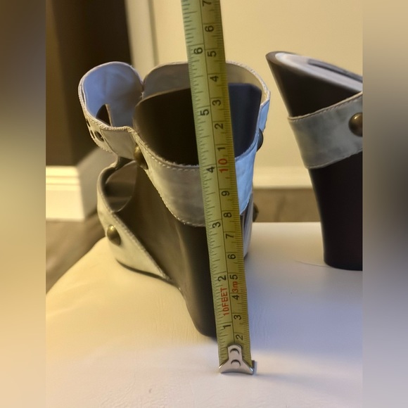 Mia Leather Platform Wedge Sandals - Picture 6 of 7